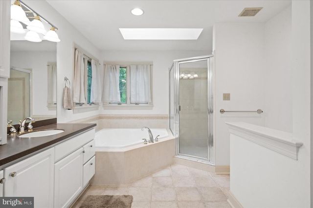 1618 SNUFF MILL RD, Hockessin, DE 19707