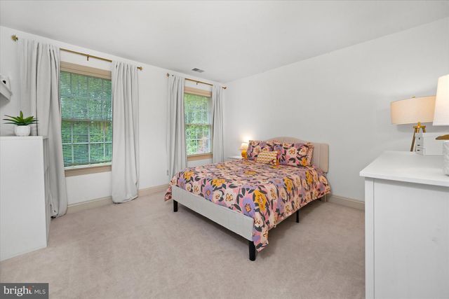 1618 SNUFF MILL RD, Hockessin, DE 19707