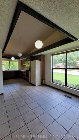 4027 E 82nd Place, Tulsa, OK 74137