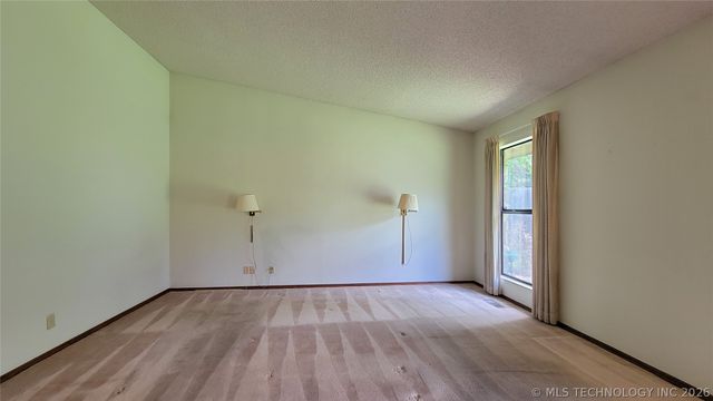 4027 E 82nd Place, Tulsa, OK 74137