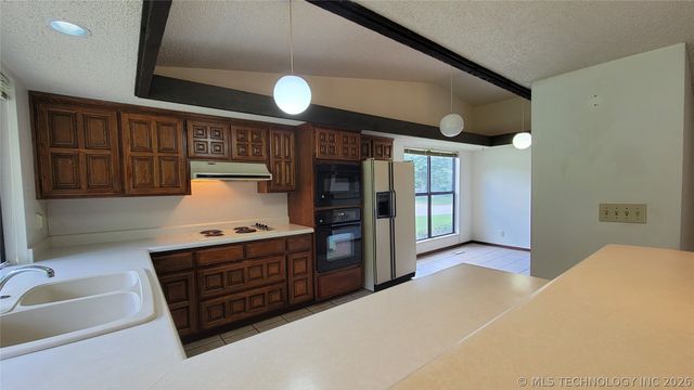 4027 E 82nd Place, Tulsa, OK 74137