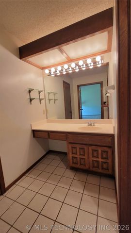 4027 E 82nd Place, Tulsa, OK 74137