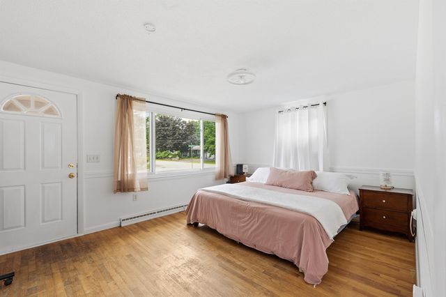 2 Iroquois Road, Nashua, NH 03063