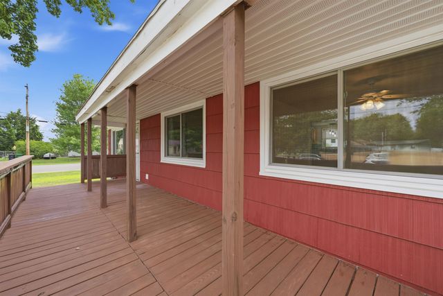 2 Iroquois Road, Nashua, NH 03063