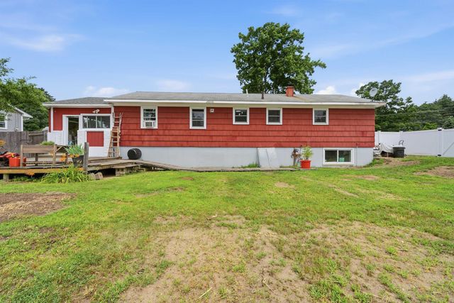 2 Iroquois Road, Nashua, NH 03063