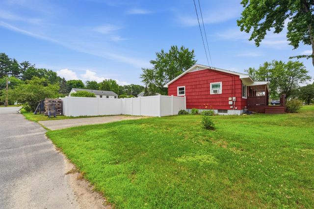 2 Iroquois Road, Nashua, NH 03063