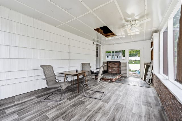 2 Iroquois Road, Nashua, NH 03063