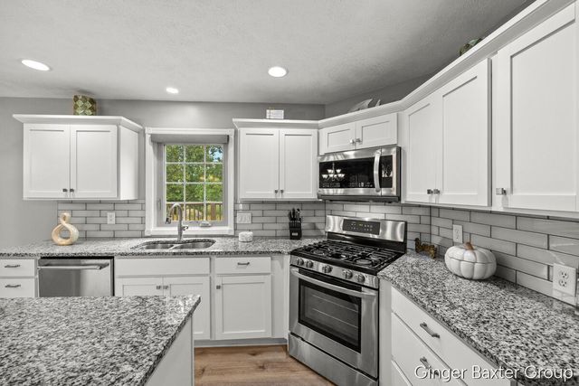 9095 Costner Drive SE, Caledonia, MI 49316