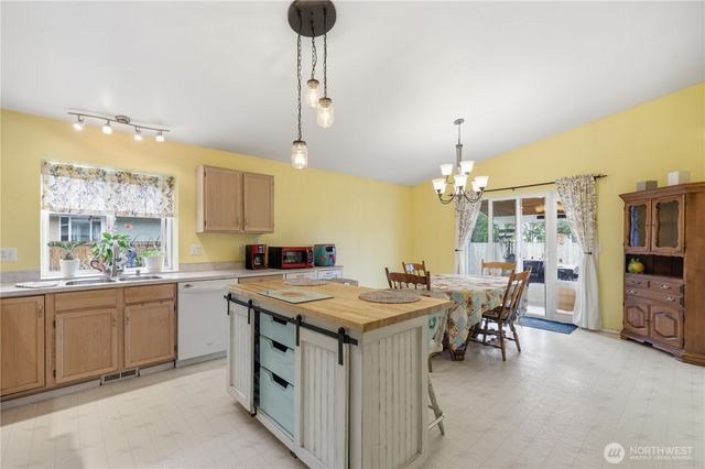 9816 Ramsay Dr SE, Yelm, WA 98597