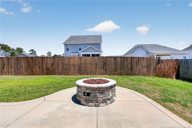716 Stonebriar Avenue, Raeford, NC 28376