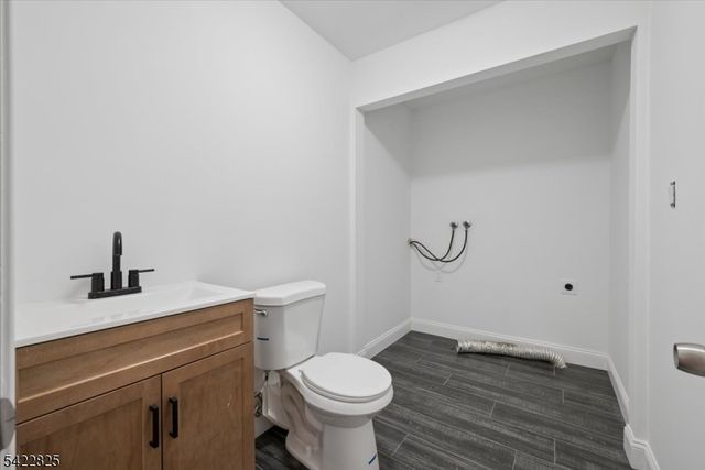 315 Hudson Ave, Hopatcong Boro, NJ 07843