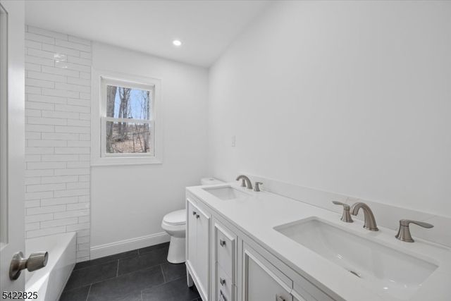 315 Hudson Ave, Hopatcong Boro, NJ 07843