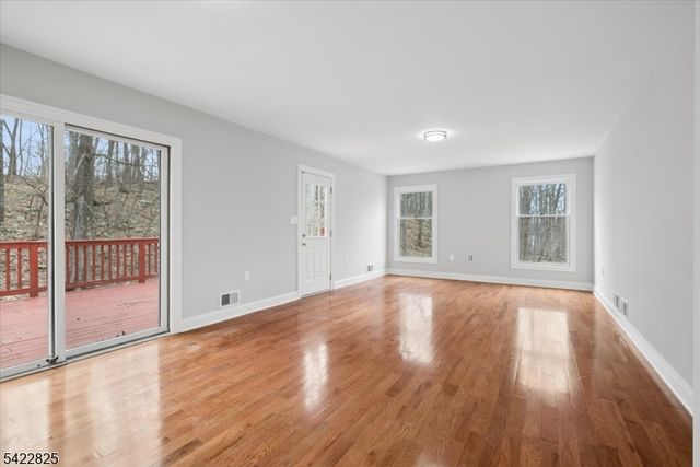 315 Hudson Ave, Hopatcong Boro, NJ 07843