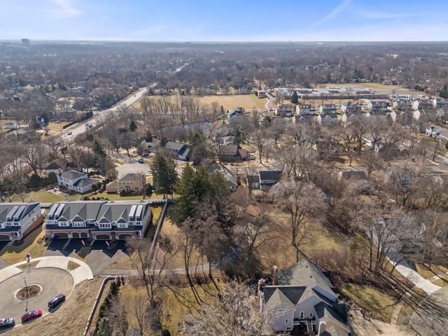 128 Harding Court, Glen Ellyn, IL 60137