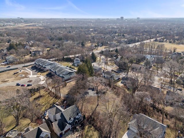 128 Harding Court, Glen Ellyn, IL 60137