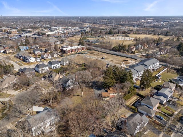 128 Harding Court, Glen Ellyn, IL 60137