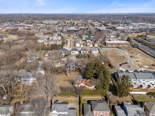 128 Harding Court, Glen Ellyn, IL 60137
