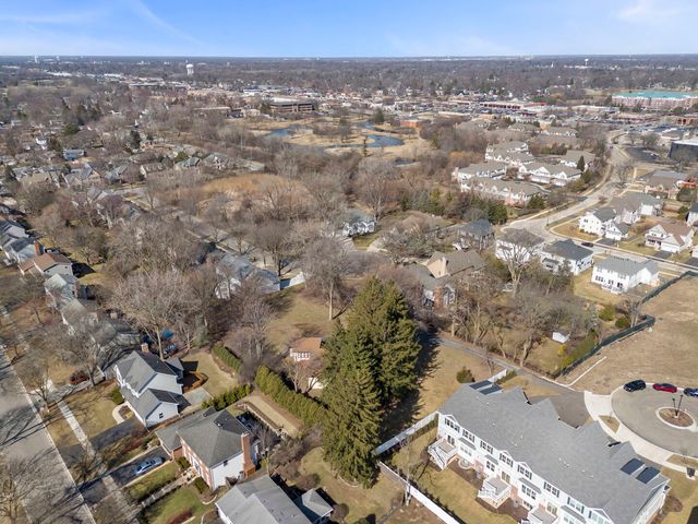 128 Harding Court, Glen Ellyn, IL 60137