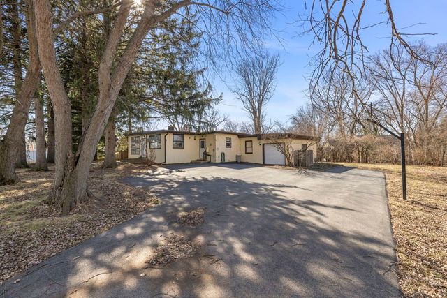128 Harding Court, Glen Ellyn, IL 60137