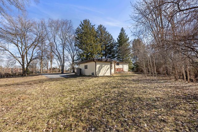 128 Harding Court, Glen Ellyn, IL 60137