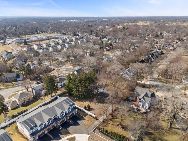 128 Harding Court, Glen Ellyn, IL 60137