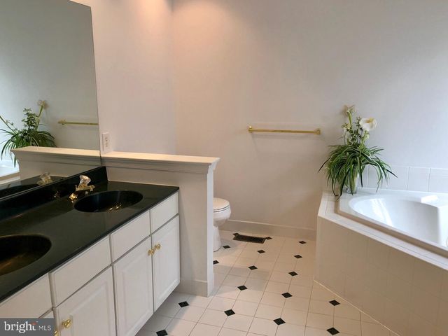1081 CHANTICLEER, Cherry Hill, NJ 08003