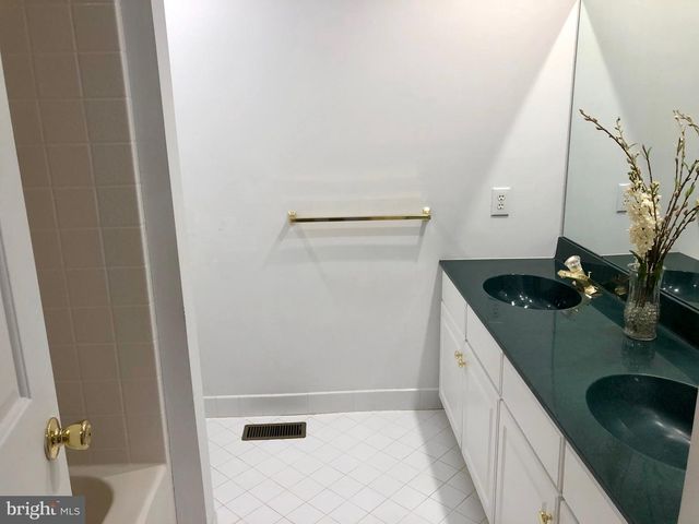 1081 CHANTICLEER, Cherry Hill, NJ 08003