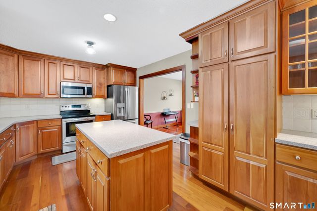 10 Devonshire Drive, South Windsor, CT 06074