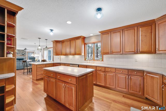 10 Devonshire Drive, South Windsor, CT 06074