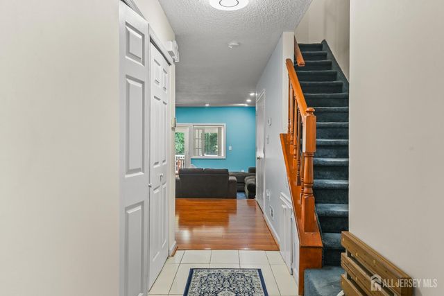 67 Albury Way, North Brunswick, NJ 08902