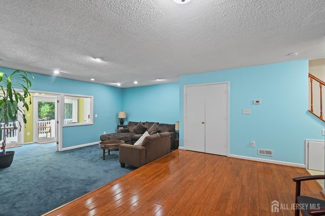 67 Albury Way, North Brunswick, NJ 08902
