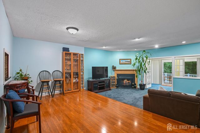 67 Albury Way, North Brunswick, NJ 08902
