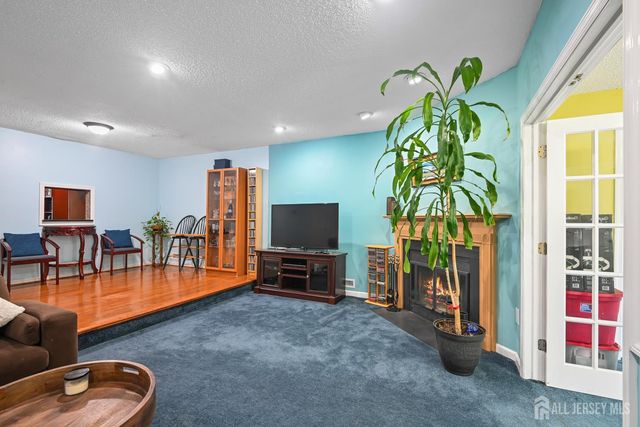 67 Albury Way, North Brunswick, NJ 08902