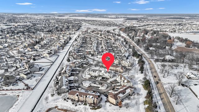 460 Lancaster Drive, Pingree Grove, IL 60140