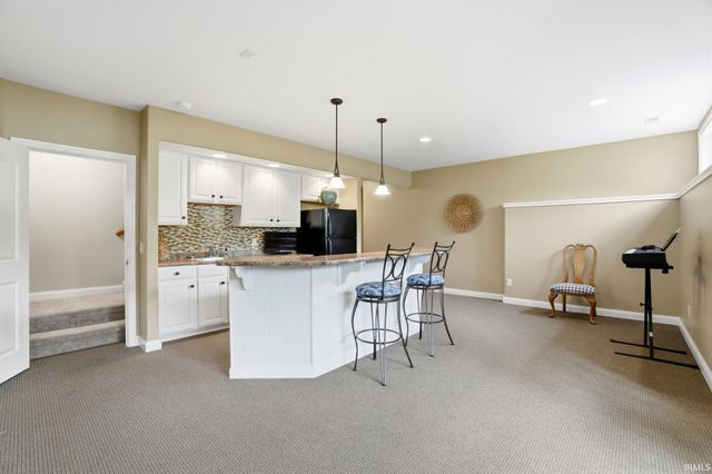 201 Creekside Court, Huntertown, IN 46748