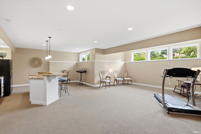 201 Creekside Court, Huntertown, IN 46748