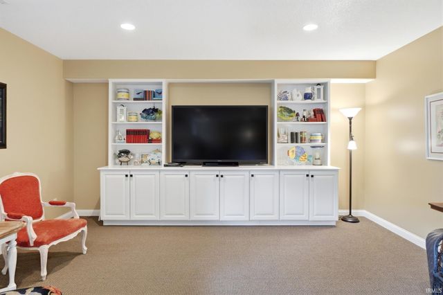 201 Creekside Court, Huntertown, IN 46748