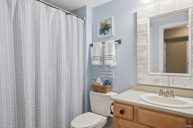 201 Creekside Court, Huntertown, IN 46748