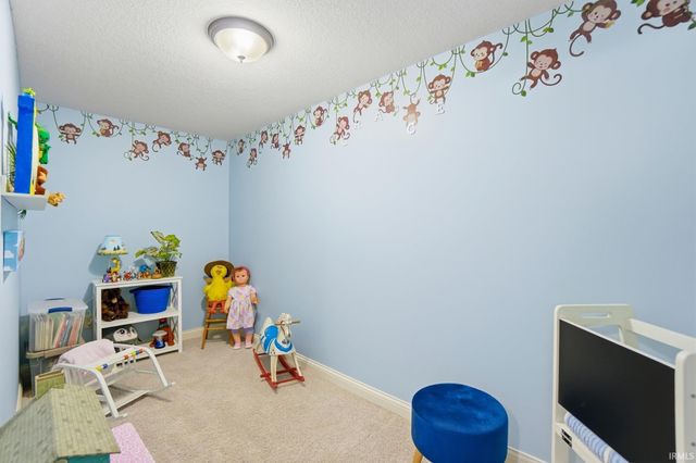 201 Creekside Court, Huntertown, IN 46748