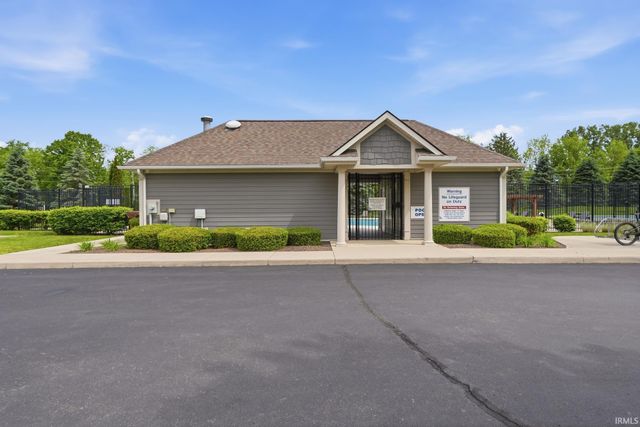 201 Creekside Court, Huntertown, IN 46748