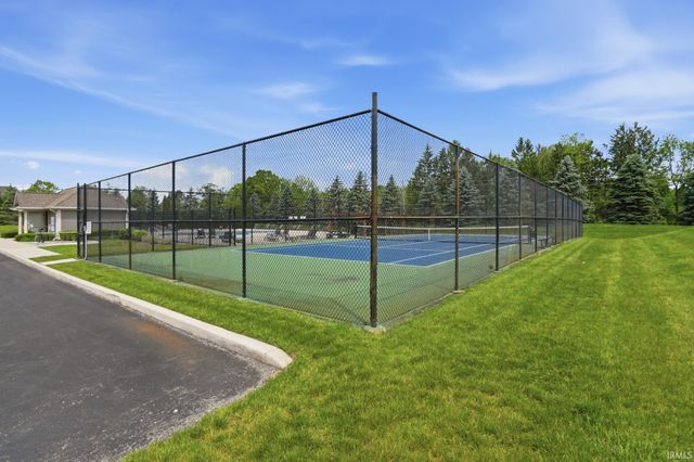 201 Creekside Court, Huntertown, IN 46748