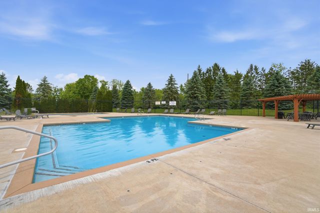 201 Creekside Court, Huntertown, IN 46748