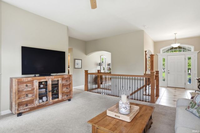201 Creekside Court, Huntertown, IN 46748