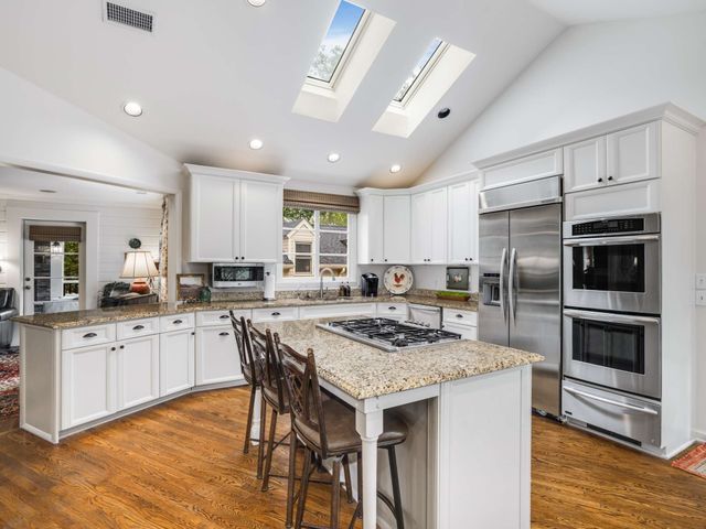 1066 Lynnwood Blvd, Nashville, TN 37215