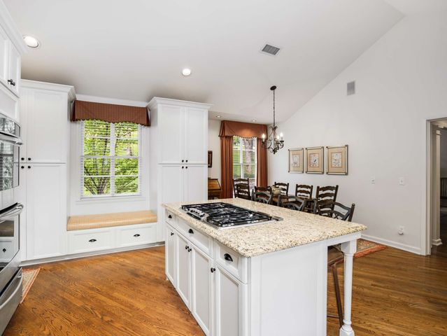 1066 Lynnwood Blvd, Nashville, TN 37215