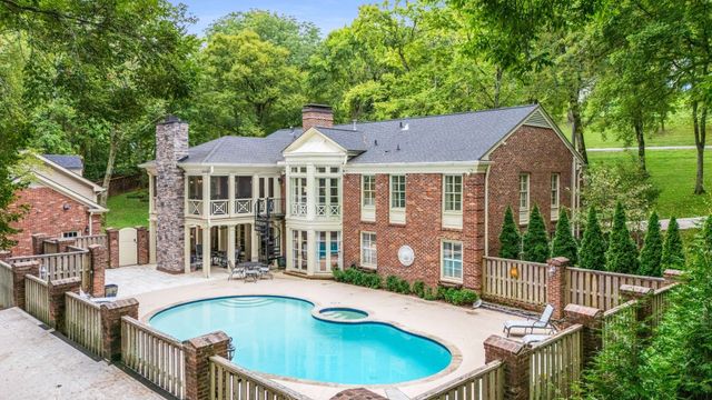 1066 Lynnwood Blvd, Nashville, TN 37215