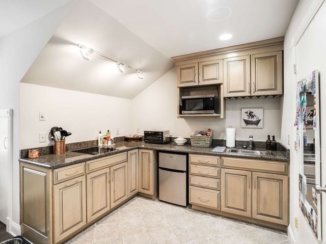 1066 Lynnwood Blvd, Nashville, TN 37215