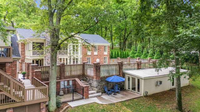 1066 Lynnwood Blvd, Nashville, TN 37215