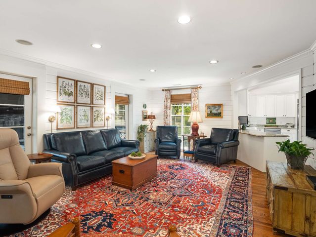 1066 Lynnwood Blvd, Nashville, TN 37215