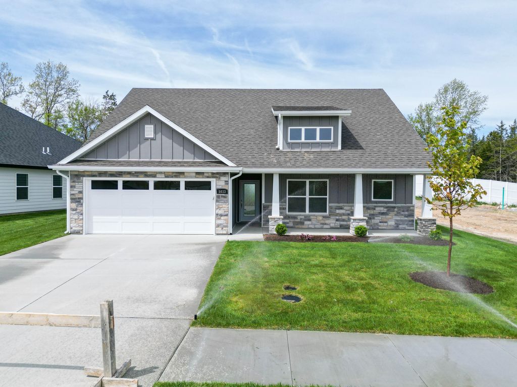 5033 WHISPER DR, Columbia, MO 65203